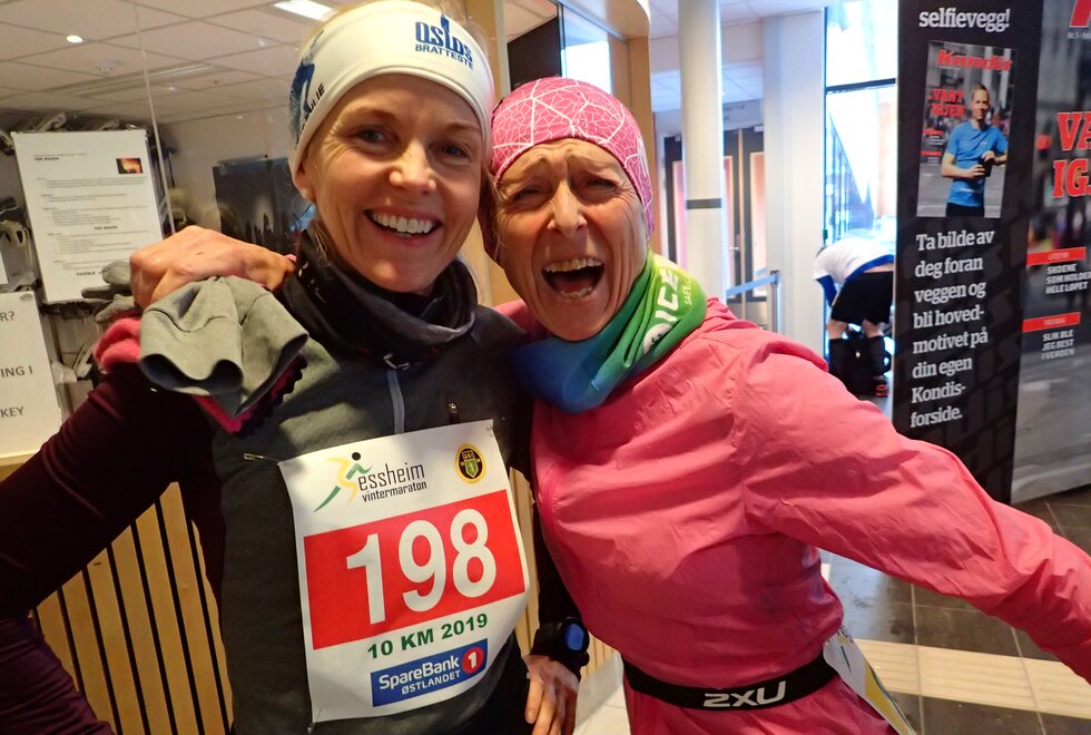 Hanne Blomfeldt (t.v.) og Liv Berit Jekteberg Lystad i Jessheim Vintermaraton 2019