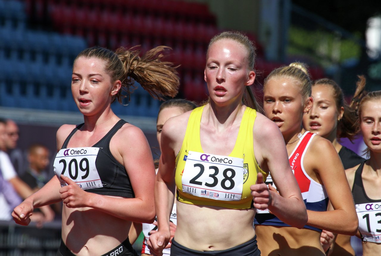 Grethe Tyldum (i midten) vant 3000 m i Trondheim på 9.35,56. (Arkivfoto: Arne Dag Myking)
