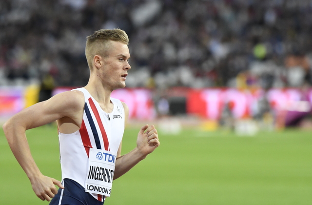 Filip Ingebrigtsen feirer at han er verdens tredje beste 1500m-løper under VM i friidrett London 2017. Foto: Bjørn Johannessen