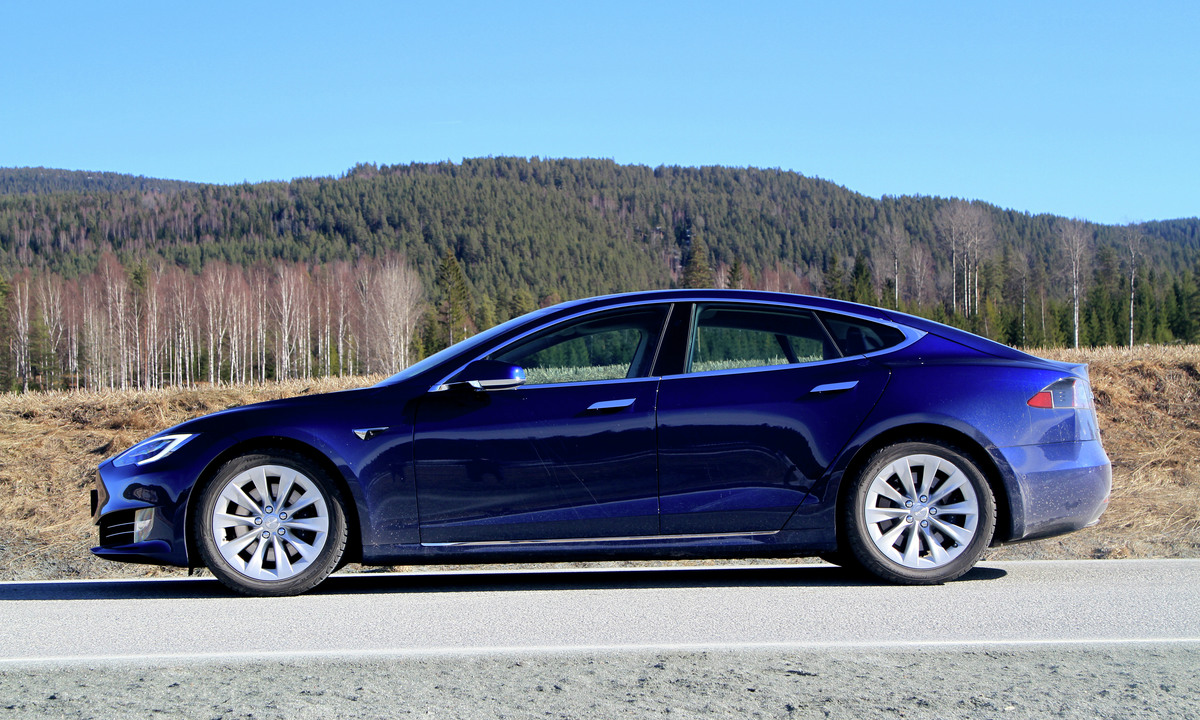 Montadora Tesla não fabricara mais o “Model S 75” modelo mais barato da linha