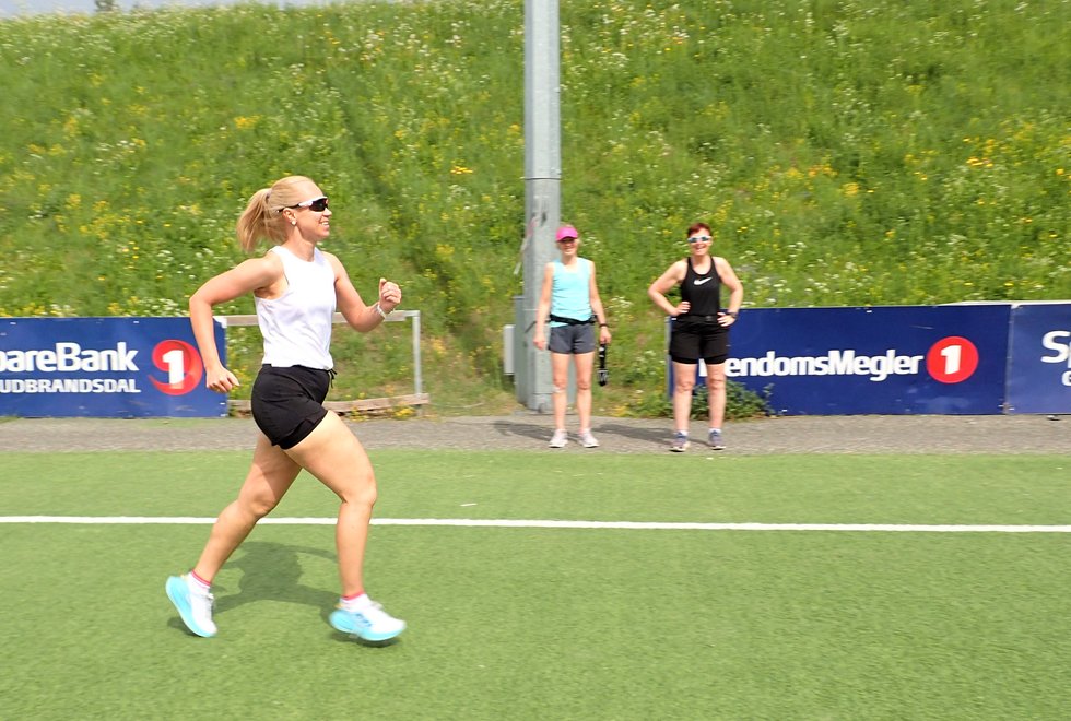 Vurdert: Under Kondistreningas trenersamling i juni stod løpeteknikk på programmet. Marianne Steiro Heibø var en av de som fikk teknikken sin vurdert av medtrenere. (Foto: Marianne Røhme)