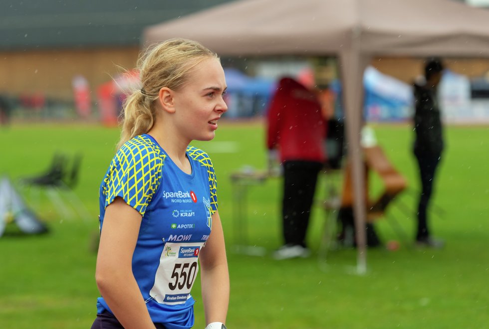UM friidrett 2019 Jessheim - 800m J-16 - Nora Brandsnes Pedersen