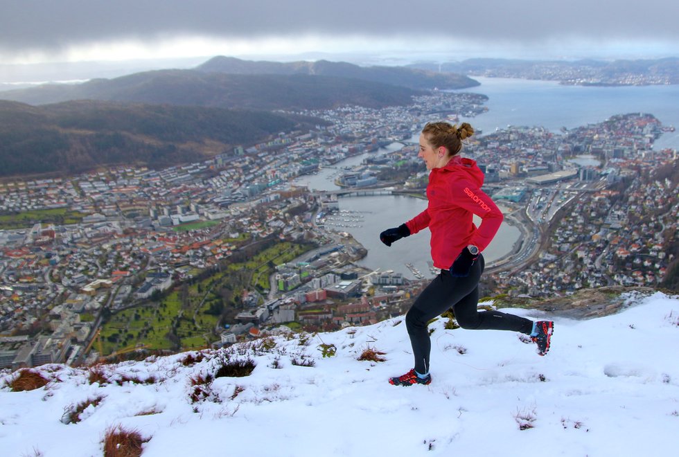 Fjelløperen: Sara-Rebekka Færø Linde trener mye i fjellene rundt Bergen. Foto: Arne Dag Myking/Kondis