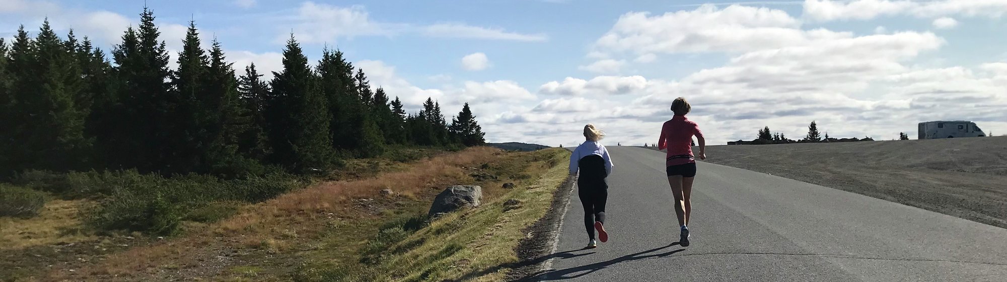 F.v: Vigdis Gabrielsen Sandø og Lise Susanne Wirstad Dynna på treningsleir  med Kondis på Ilsetra på Hafjell 2021