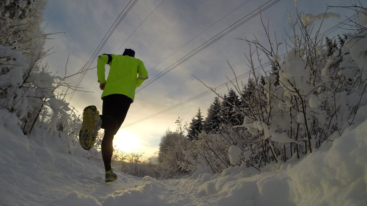 Vinterløping: Det kan være godt å komme seg ut på tur også i desember.  (Foto: Bjørn Johannessen)