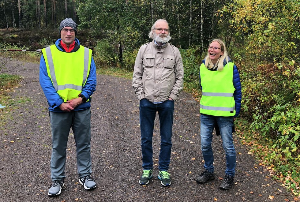 Arrangørkomiteen under Kondisløpet på Harestua f.v. Jørgen Nordahl, Kjetil og Anne Woldmo. De arrangerte 10 km september 2020 gjennomført av Kondistreninga Harestua